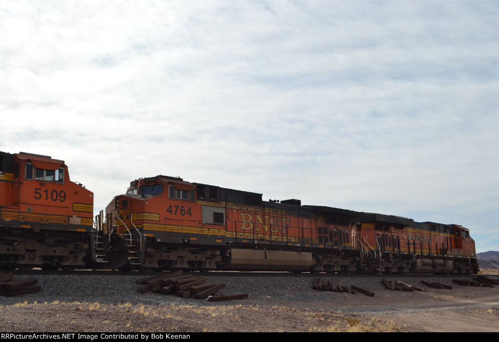 BNSF 4764